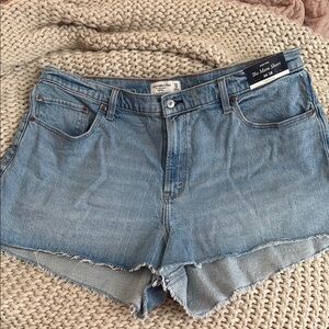 Abercrombie The Mom Short size 18
